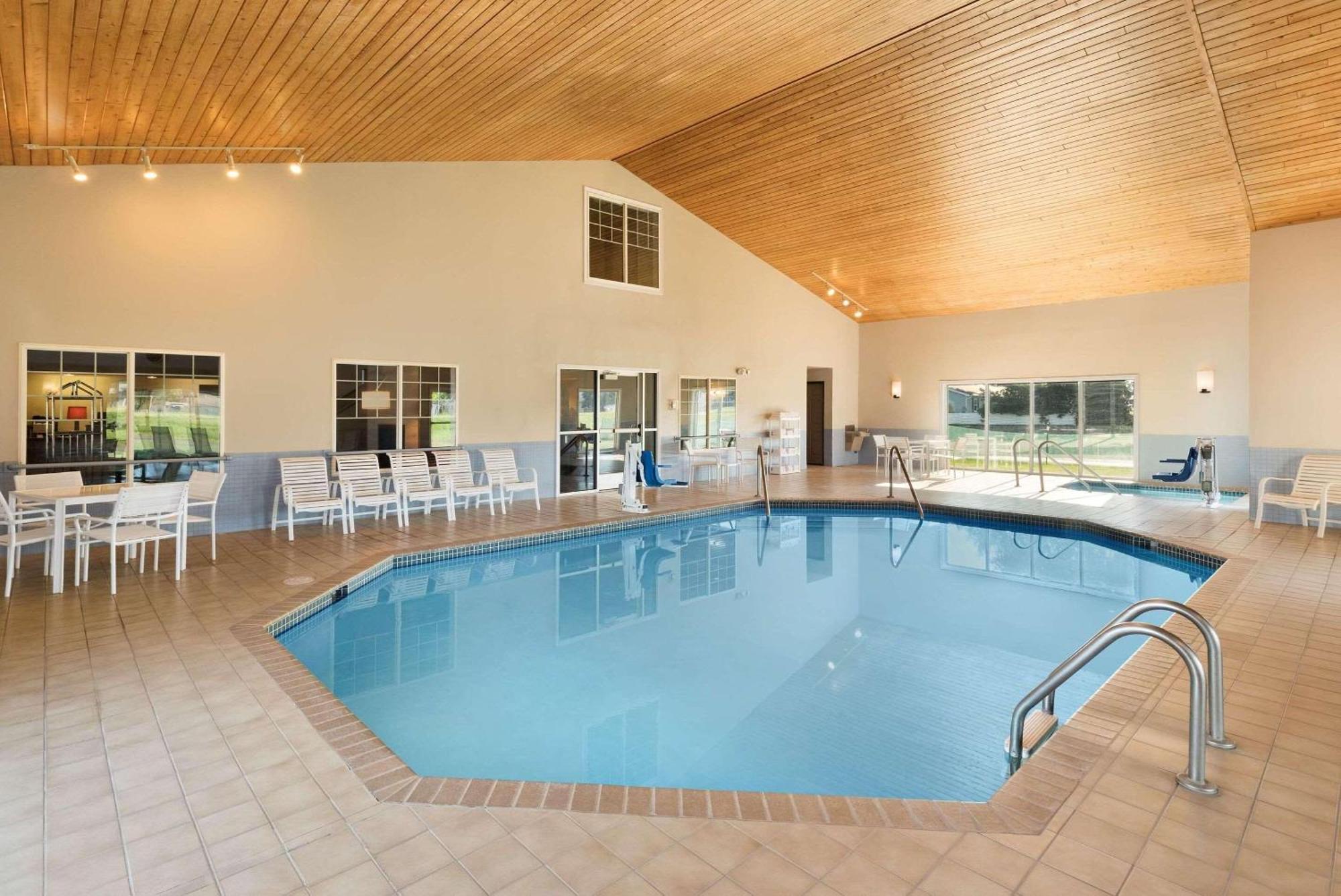 Country Inn & Suites By Radisson, Chippewa Falls, Wi Экстерьер фото