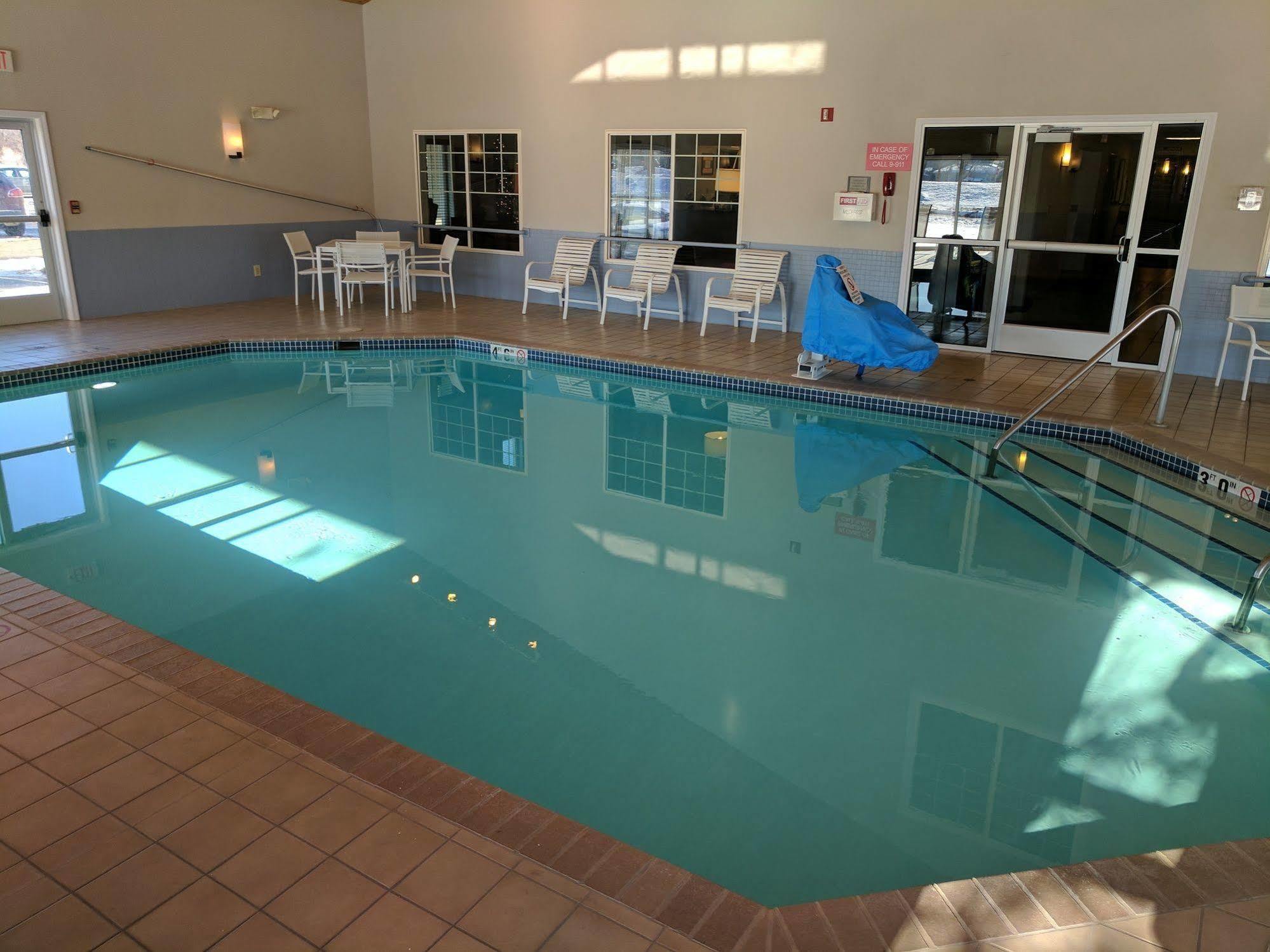 Country Inn & Suites By Radisson, Chippewa Falls, Wi Экстерьер фото